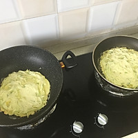 快手早餐：西葫芦丝鸡蛋饼的做法图解6