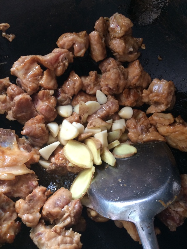 土豆烧排骨的做法图解5