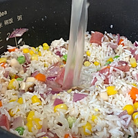 电饭煲腊肠饭的做法图解7