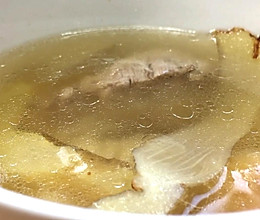 花胶玉竹螺肉排骨汤，每日一碗靓汤，滋养补虚，润肤养颜。的做法