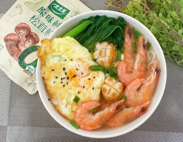 健康早餐！鲜虾鲍鱼海鲜面
