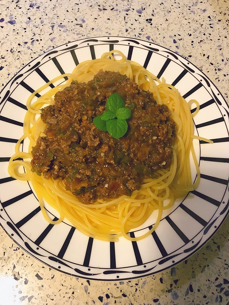 洋葱肉酱意大利面的做法