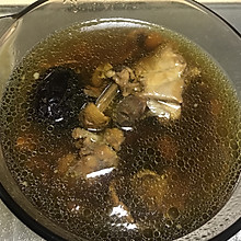 菌菇鸡肉汤