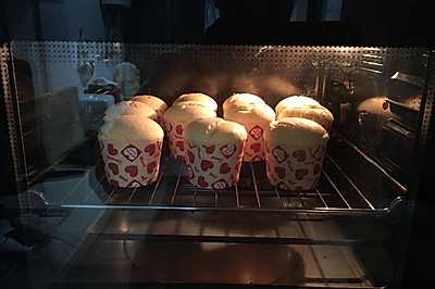 香草纸杯戚风蛋糕