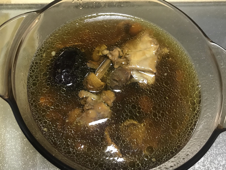 菌菇鸡肉汤的做法