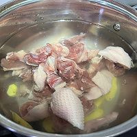 冬瓜薏米鸭汤的做法图解1