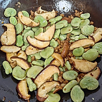 香菇肉沫烧蚕豆的做法图解9