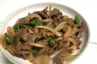 洋葱青椒炒牛肉，新手必学～