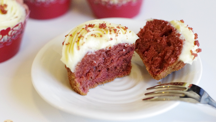 红天鹅绒纸杯蛋糕/红丝绒蛋糕
