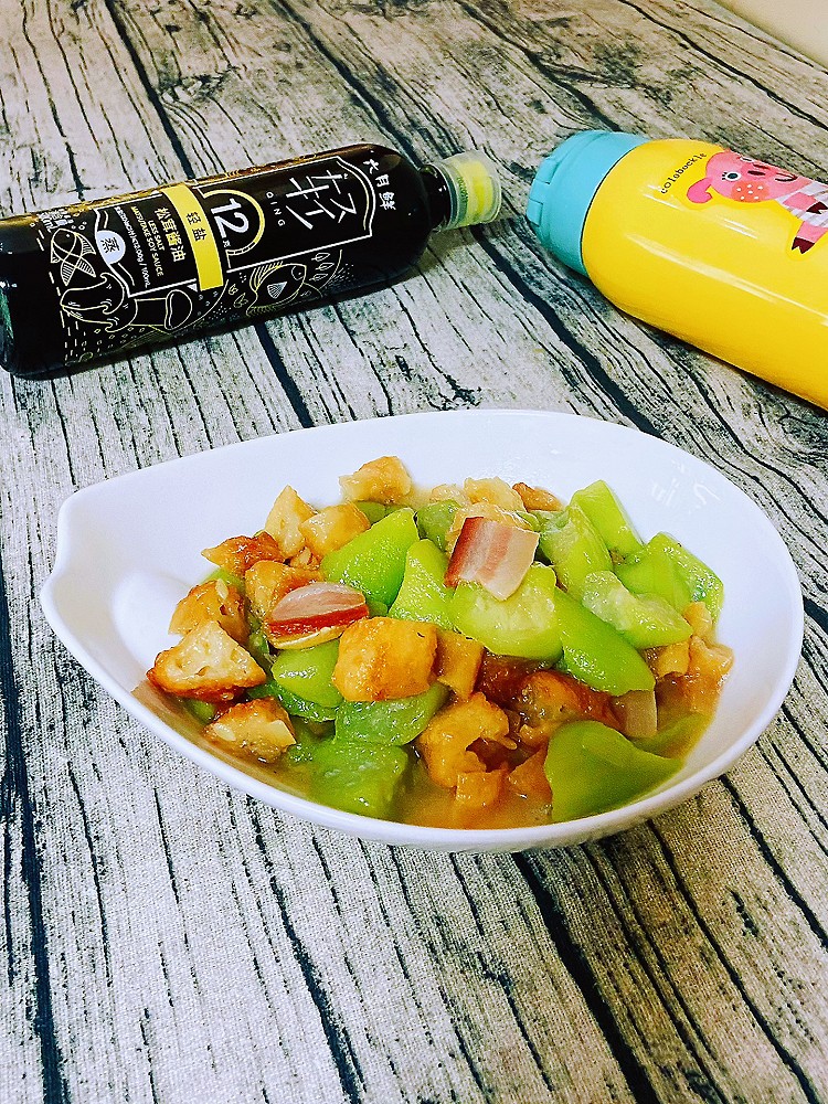 【宝宝食谱】火腿油条烩丝瓜的做法