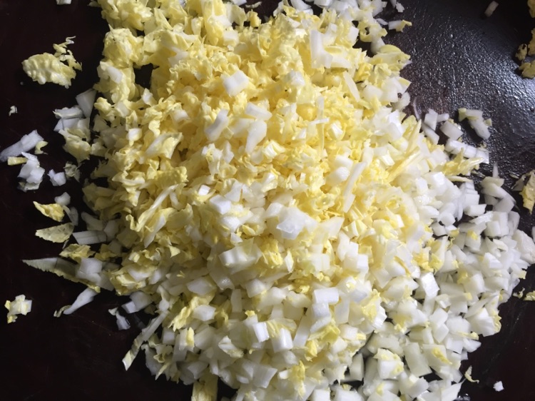 猪肉冬菇白菜煎饺的做法图解1