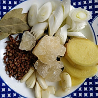 家常版卤鸭舌凤爪的做法图解2