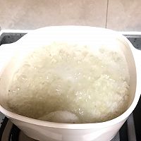 海参瘦肉粥的做法图解2