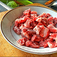 俄式牛肉红菜汤的做法图解1