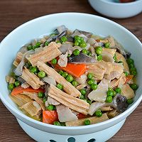 #菜油就选外婆乡，新鲜开榨抢先尝#肉片平菇腐竹煲的做法图解8
