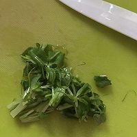 宝宝餐—丝瓜鲜虾菌菇汤+黄瓜胡萝卜糊塌子的做法图解5
