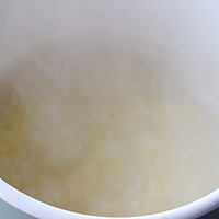 宝宝辅食：彩蔬肉沫小米粥的做法图解1