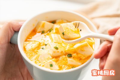 蟹黄豆腐（咸蛋黄版本）