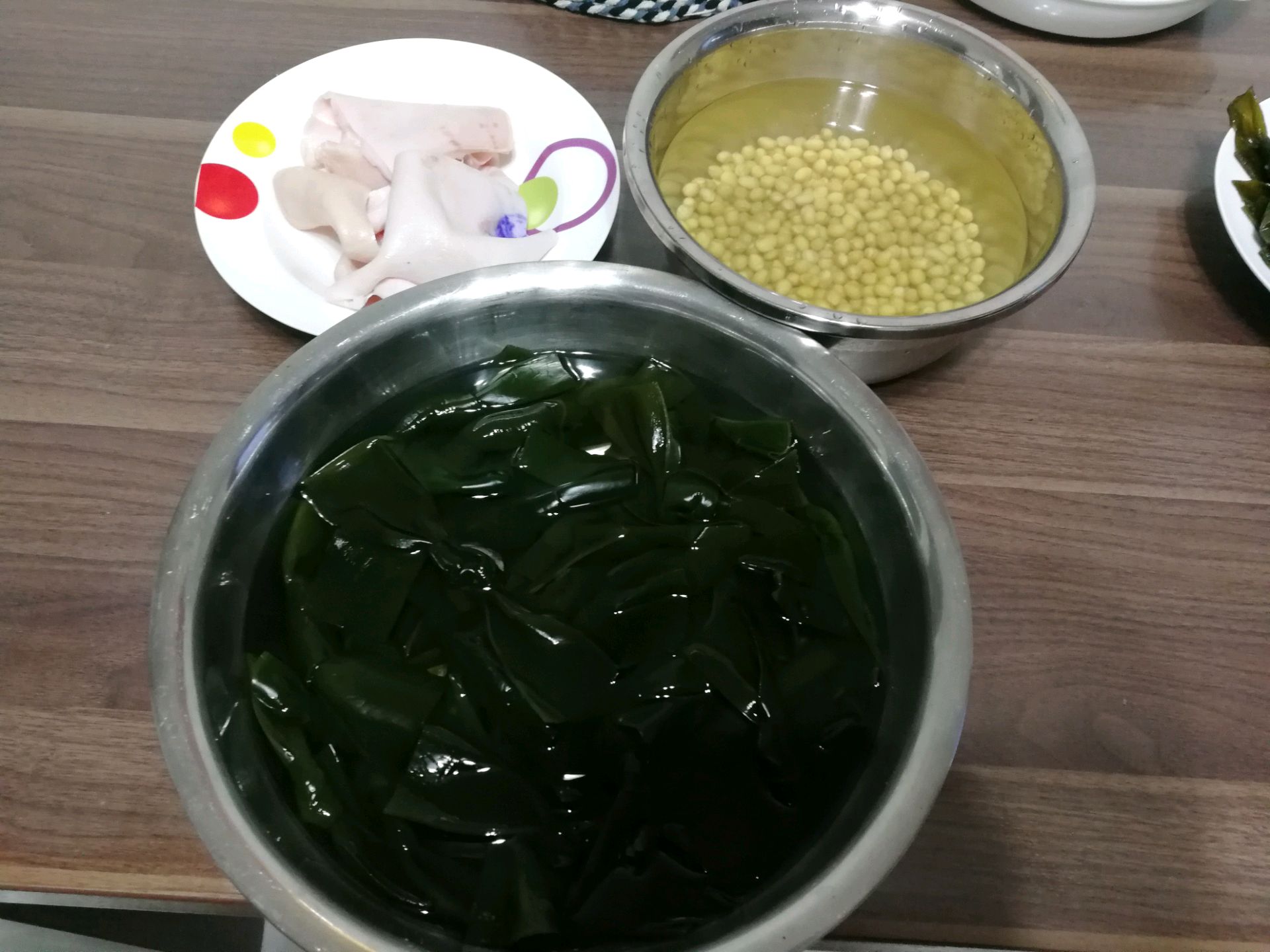 【海带黄豆炖排骨汤的食谱解析】