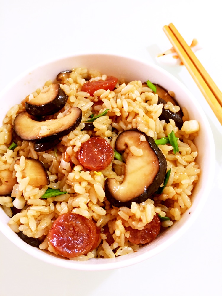 香菇腊肠炒饭| 一人餐的做法图解4