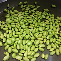 小孩最爱的下饭菜：火腿玉米毛豆杂炒的做法图解2