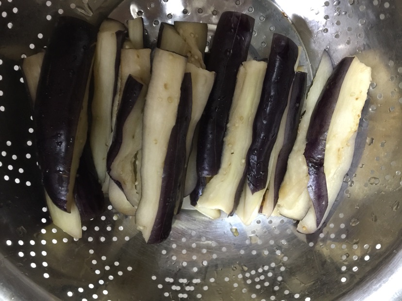 鱼香茄子的做法图解2