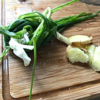 土鸡小排汤的做法图解2