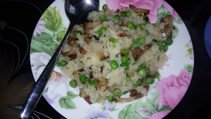 豌豆腊肉糯米饭