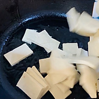快手又下饭的-腊肉蒜苗炒豆腐的做法图解1