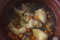 鸡肉土豆胡萝卜汤的做法