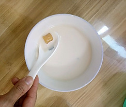 超简单的焦糖芋圆奶茶的做法