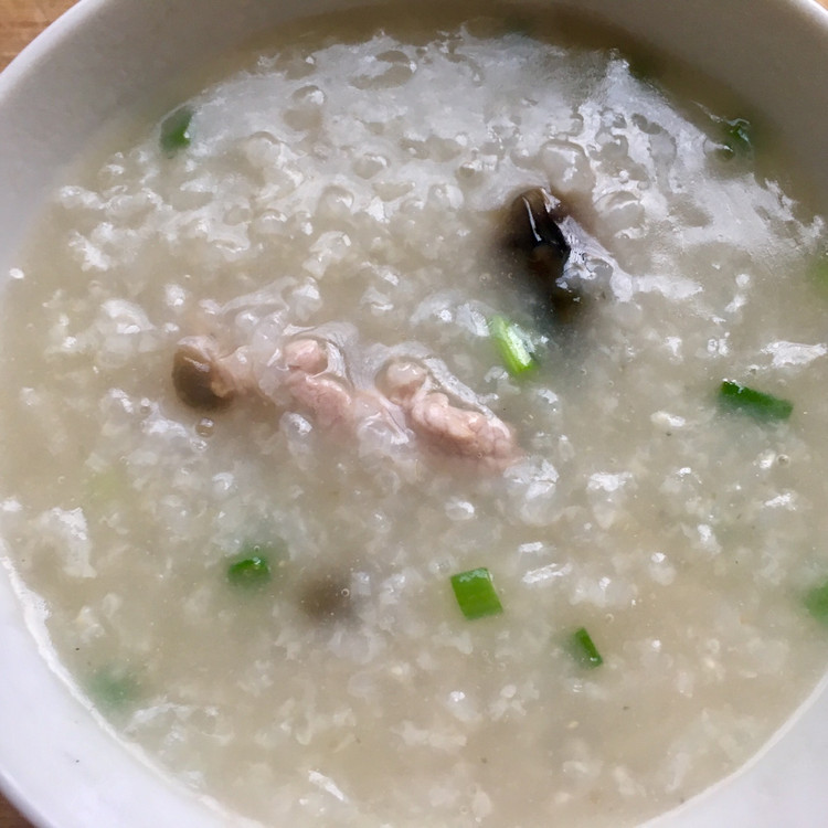 皮蛋瘦肉粥的做法