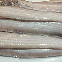 酥炸带鱼的做法图解1
