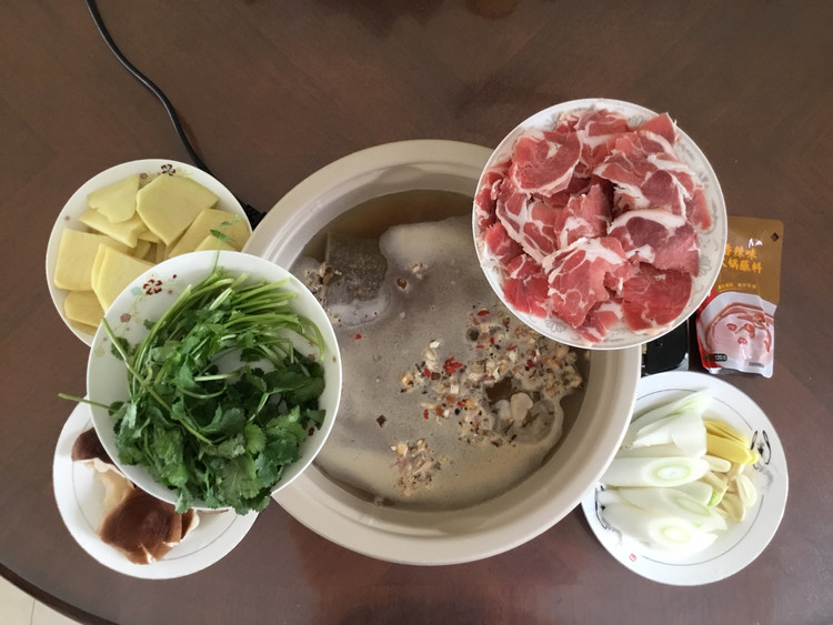 简易火锅—菌汤锅的做法