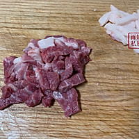 川味苦瓜烧肉，排毒养颜佳品的做法图解2