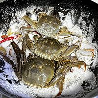 #秋日品蟹 邂逅好味道#盐焗大闸蟹的做法图解7