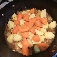 红烧牛肉炖土豆的做法图解7