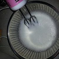 葡萄干蓝莓蛋糕卷的做法图解3