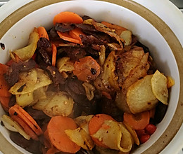 腊肠土豆干锅的做法