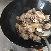 小鸡炖蘑菇土豆的做法图解3