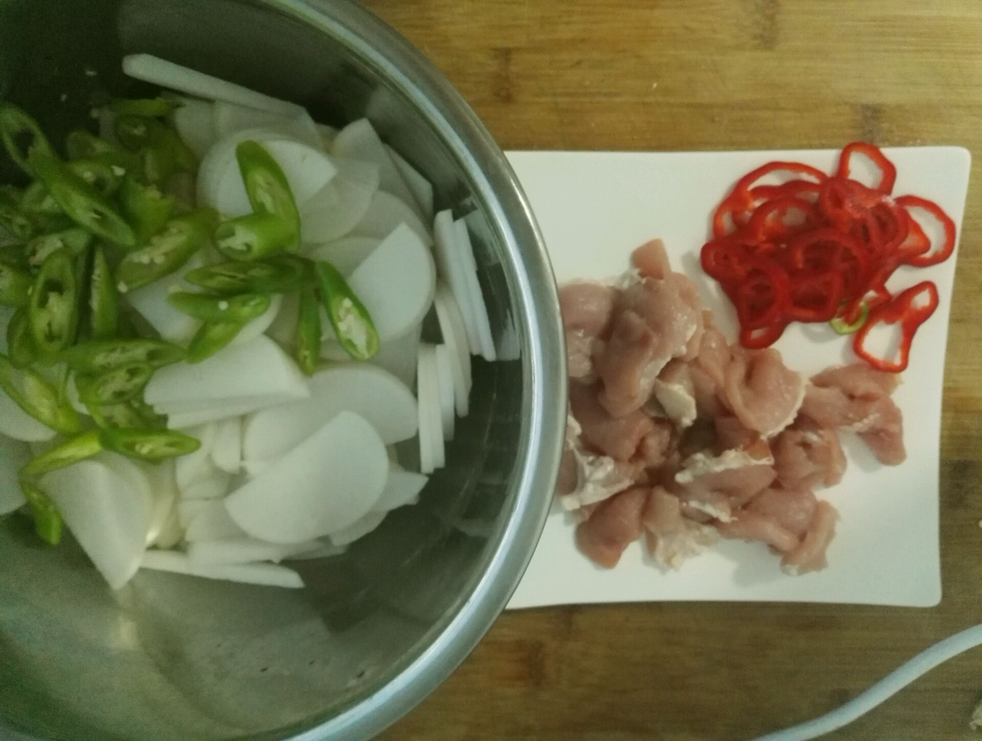 胡萝卜红烧肉怎么做_胡萝卜红烧肉的做法_℘࿐姝彤的厨房_豆果美食