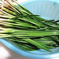 小姨妈快手早餐：韭菜鸡蛋饼的做法图解1