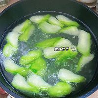 丝瓜蛤蜊瘦肉汤面的做法图解9