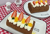 巧克力蛋糕卷水果奶油瑞士卷老少皆宜下午茶的做法