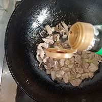 肉炒芹菜土豆粉的做法图解6