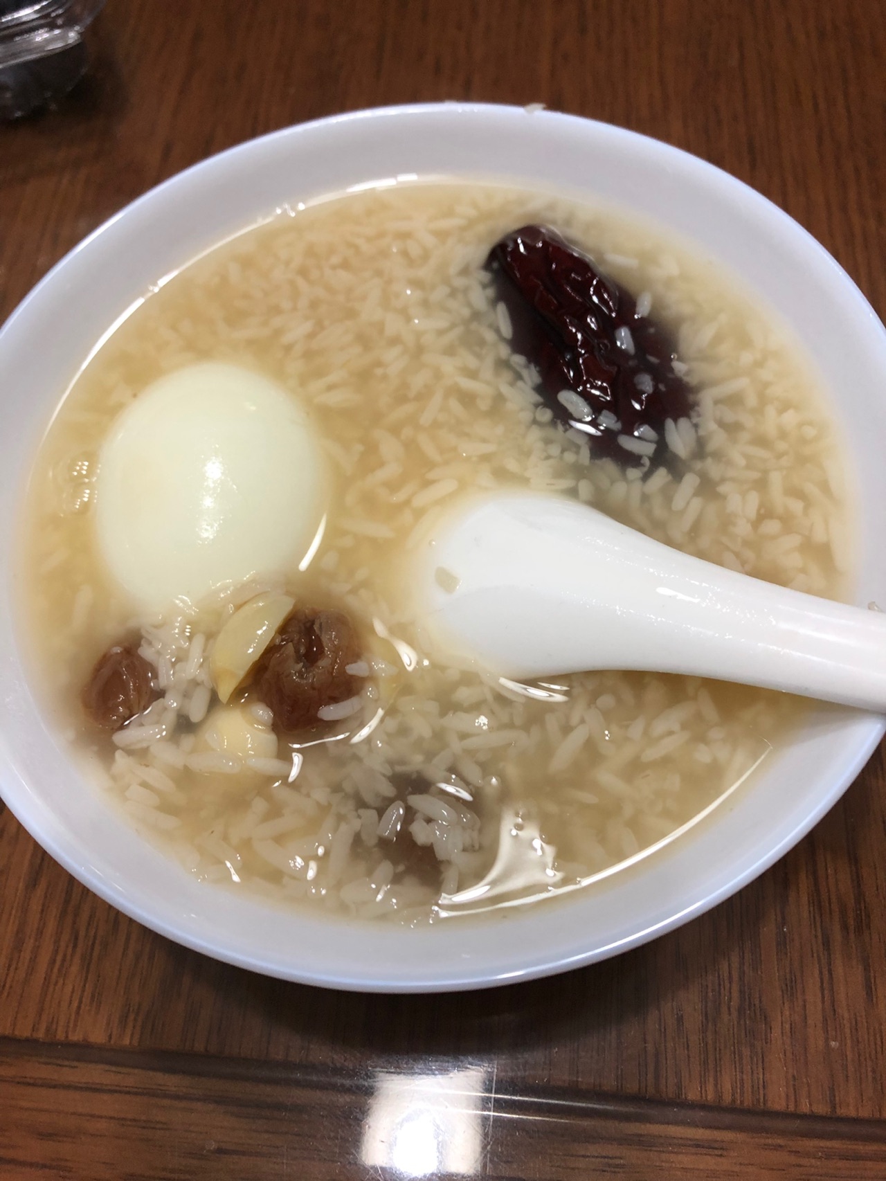 米酒鸡蛋莲子红枣羹