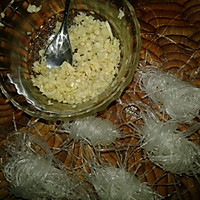 蒜蓉粉丝蒸扇贝的做法图解2