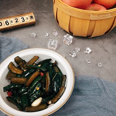 喝粥绝配，层层滋味---青脆爽口的腌黄瓜