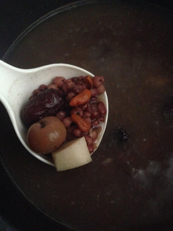 红豆薏仁养颜补气汤