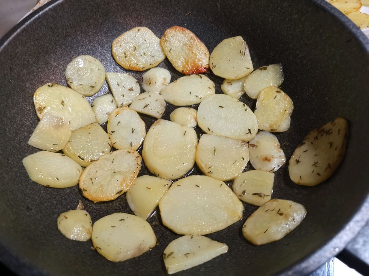 橄榄油香煎小土豆做法，超简单，超解馋！- 西班牙橄榄油行业协会